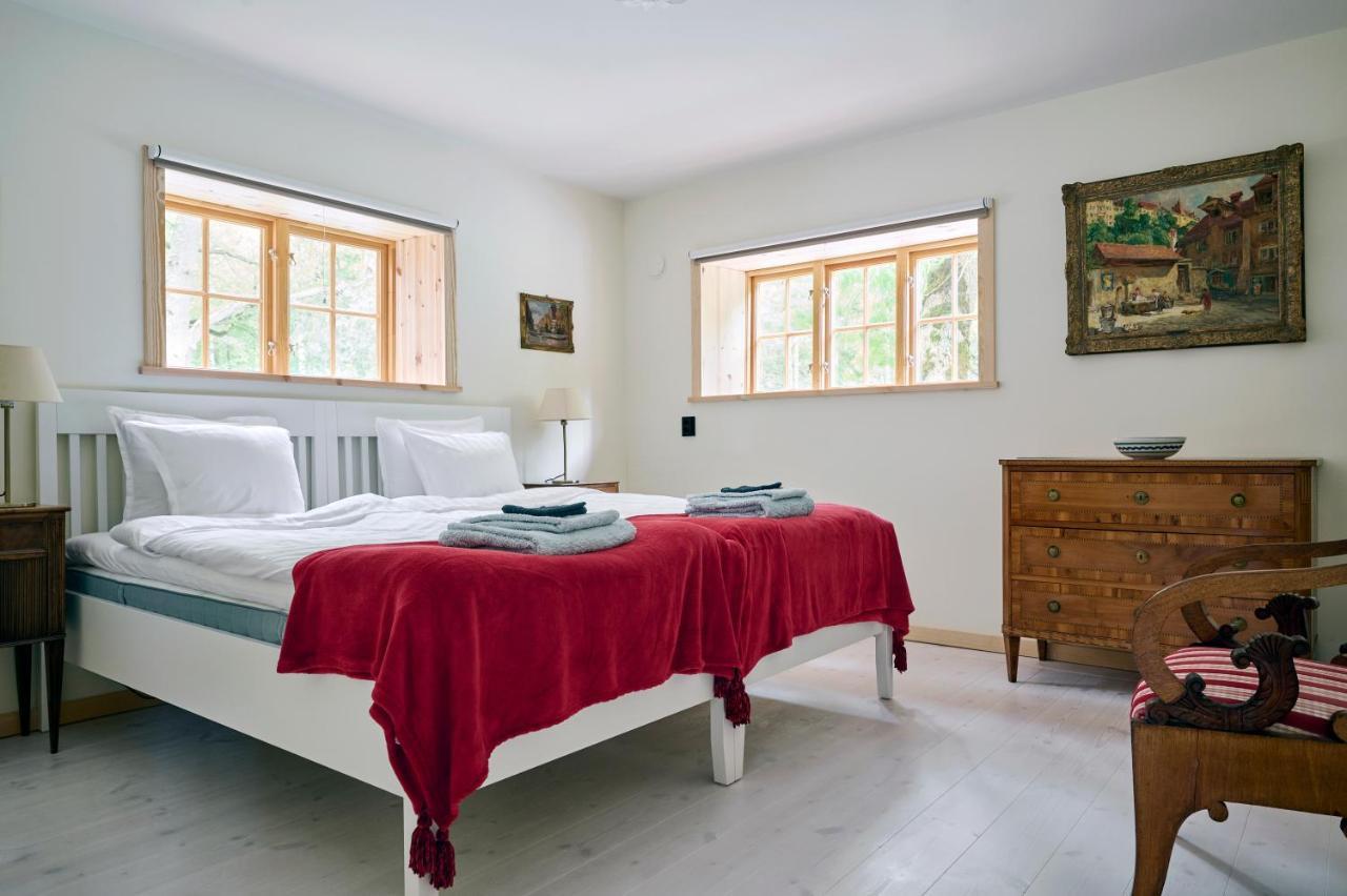 Villa Spectacular 6-Bed House In Beautiful Manor Park Mariefred Exterior foto