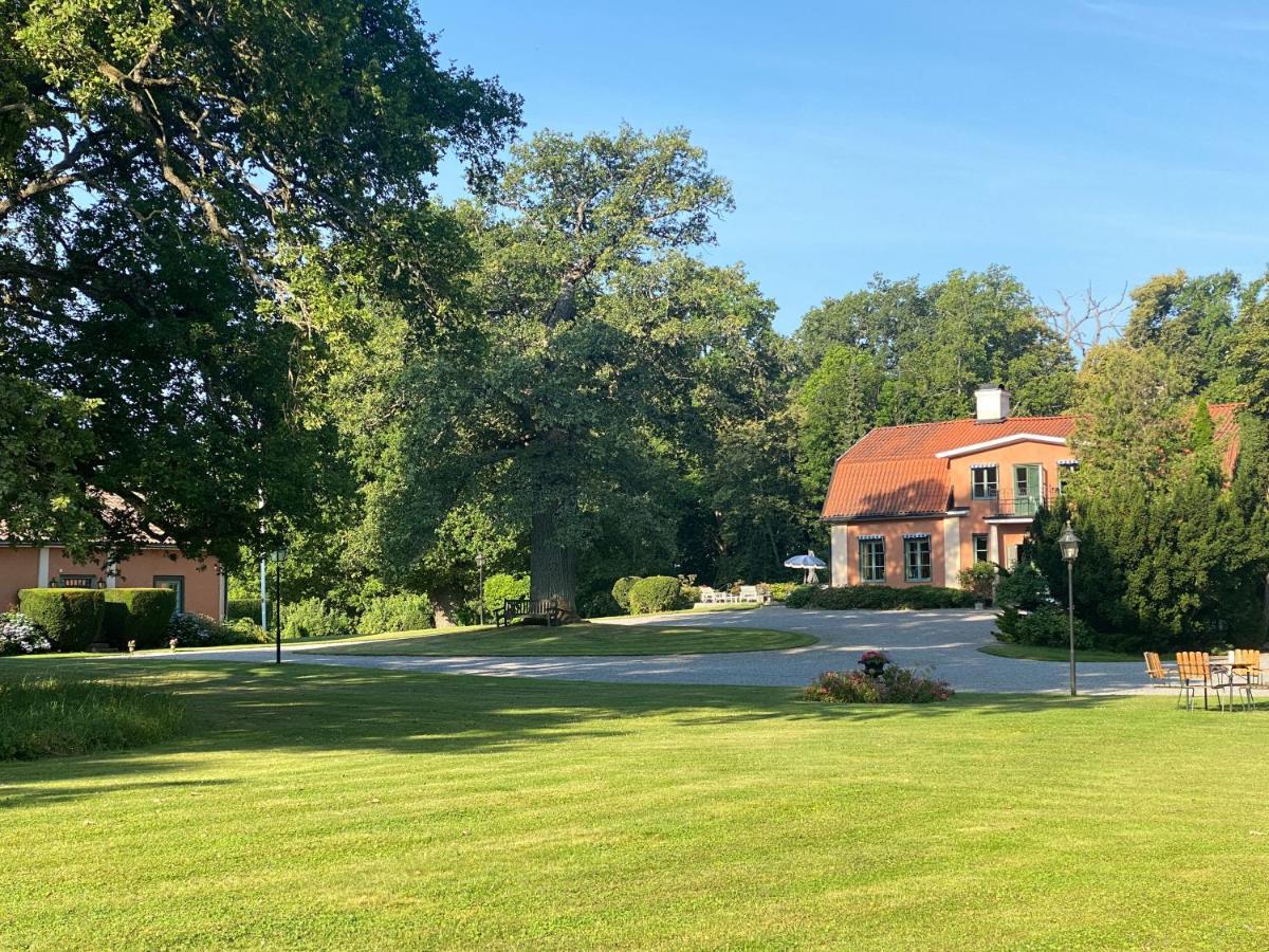 Villa Spectacular 6-Bed House In Beautiful Manor Park Mariefred Exterior foto